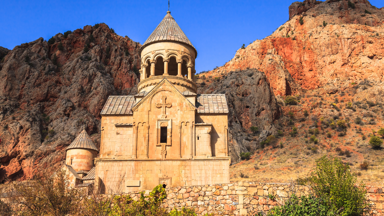 Noravank - Armenia - viaggio organizzato in Azerbaijan Georgia e Armenia - viaggio con guida locale